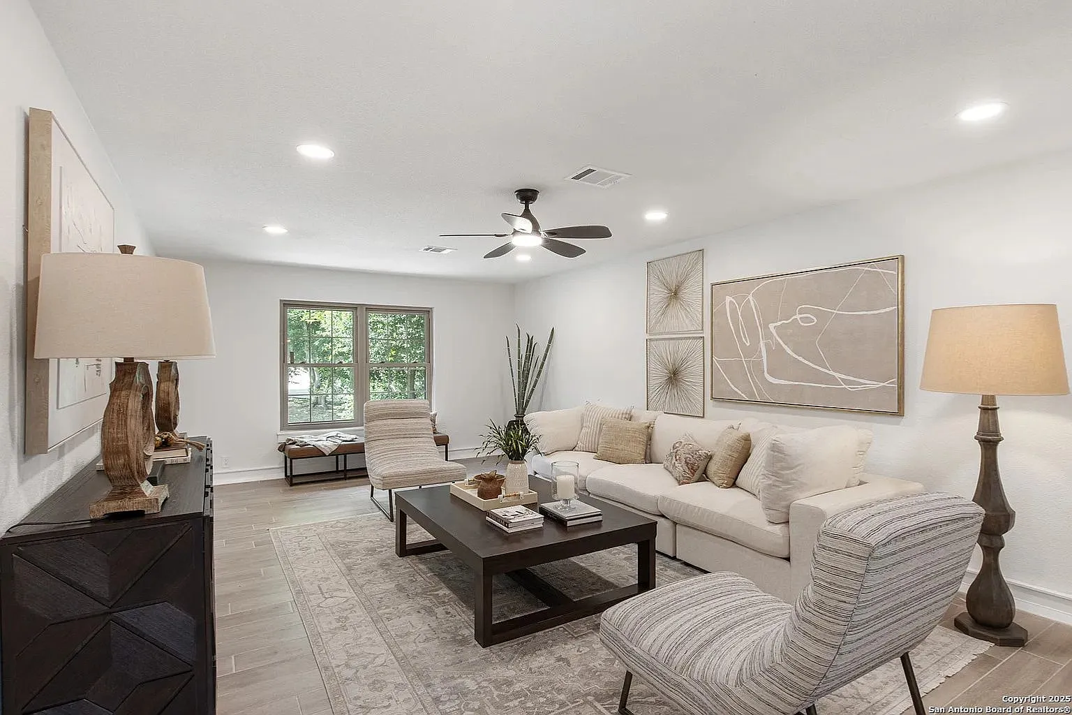 4 bed, 3.5 bath, 3197 sqft, $5,000 — Photo 2