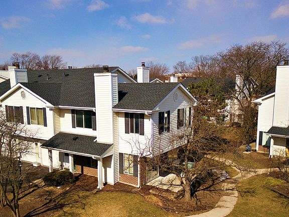 3rd image of 572 Willowcreek Ct #572
