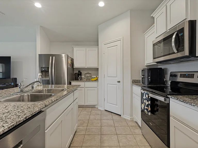 9509 Doverglen Dr — Photo 4