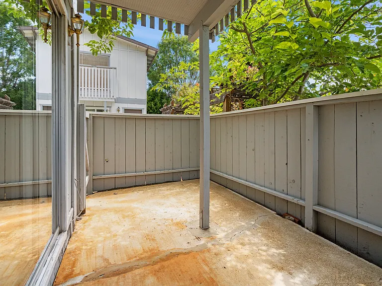 655 Reseda Dr #6 — Photo 14
