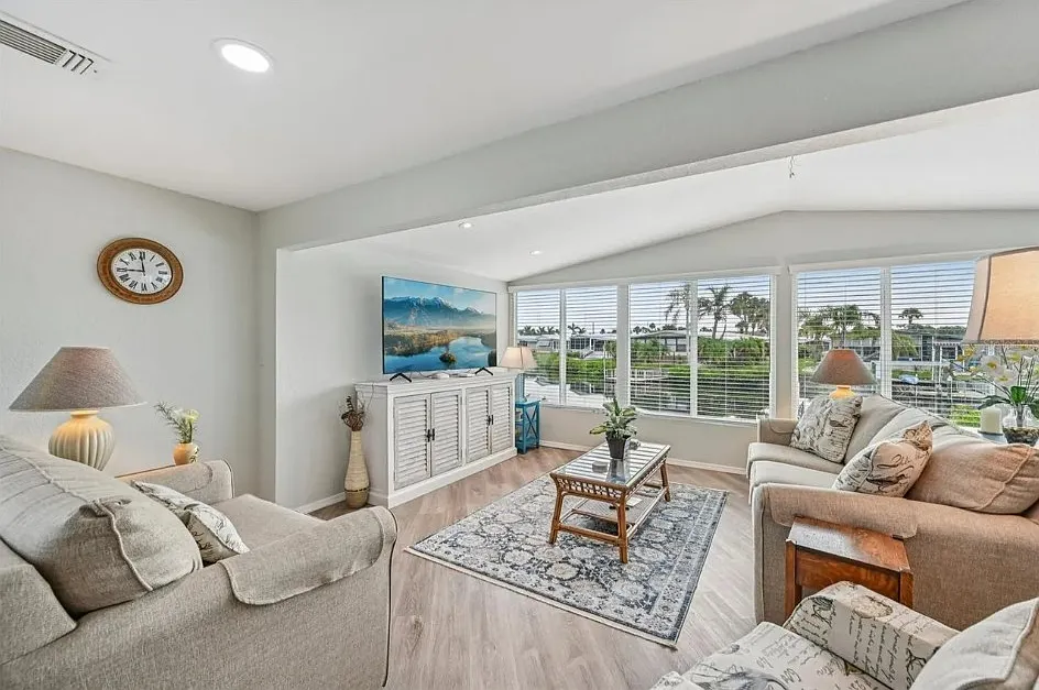 2 bed, 1304 sqft, $3,000 — Photo 4