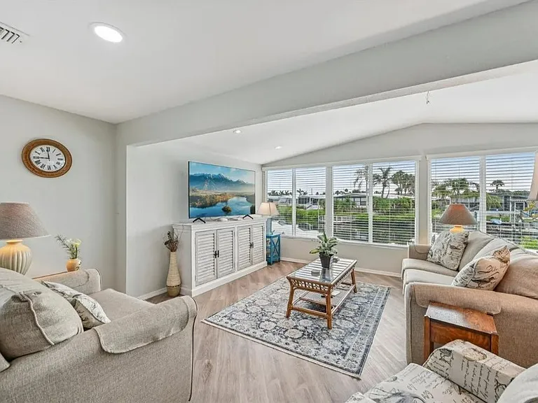 106 Lazy River Rd — Photo 4