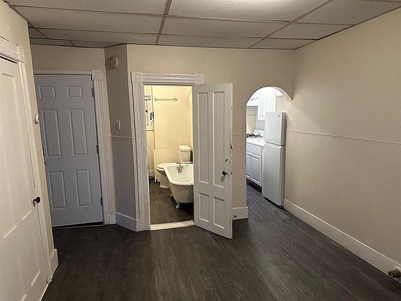 2nd image of 489 Pine St APT 3