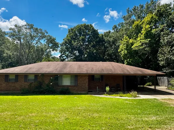 3186 McComb Holmesville Rd, McComb, MS 39648