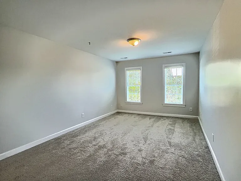 144 N Hines St — Photo 28