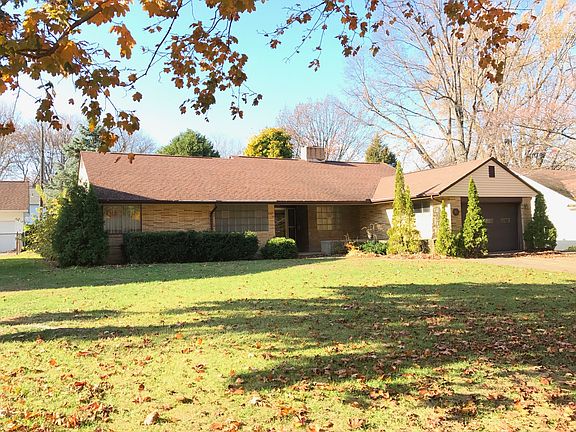 2nd image of 418 Cherokee Dr