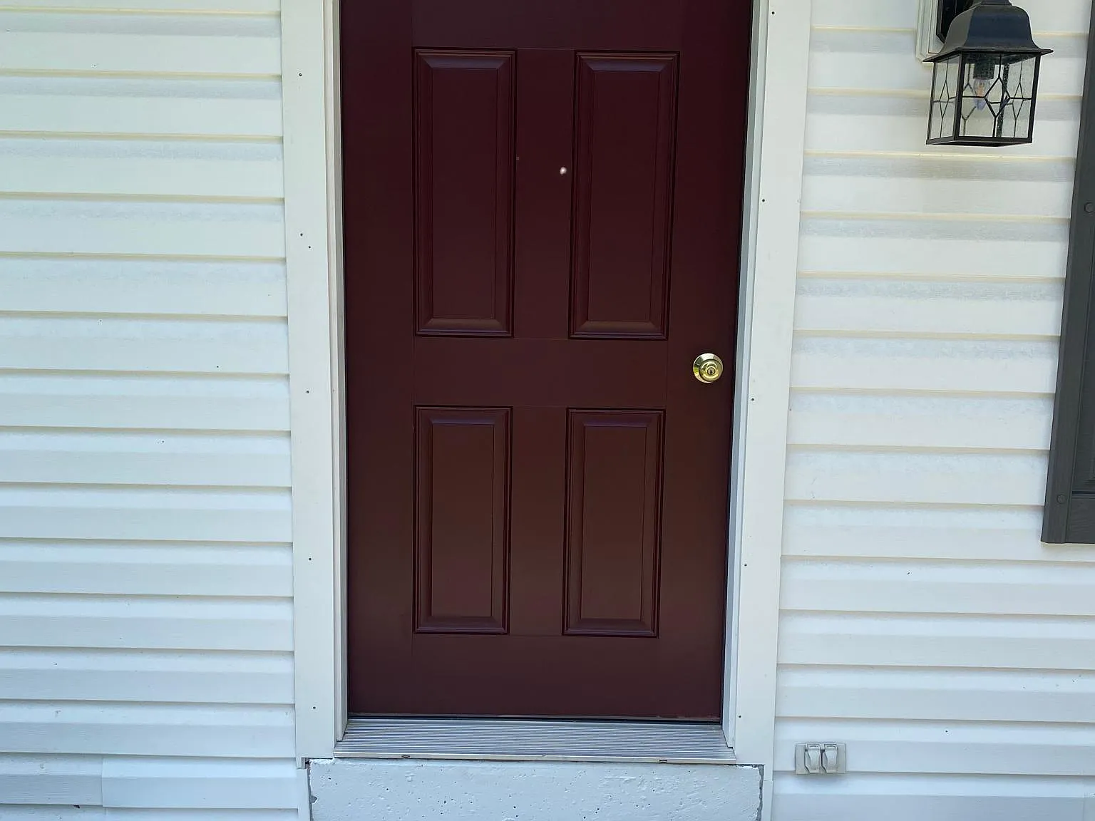 4 bed, 972 sqft, $2,450 — Photo 2