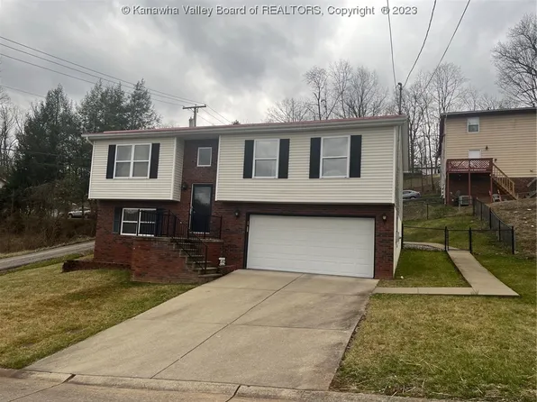 1 Wick Ln, Cross Lanes, WV 25313