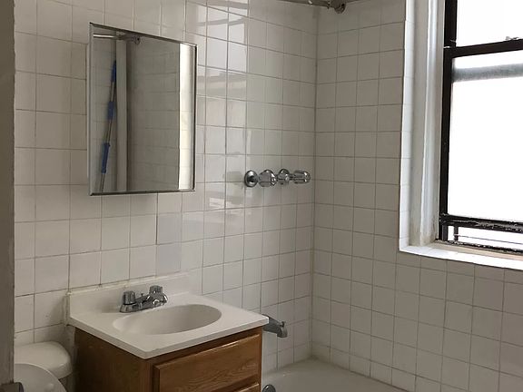 5th image of 1220 College Ave #11FAM