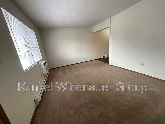 3rd image of 2611 Sierra Dr E