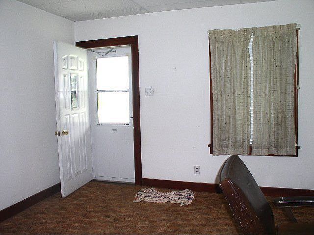 2nd image of 1450 E Division St
