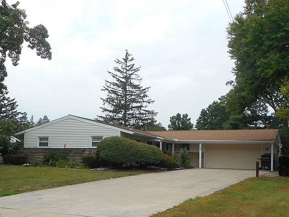2nd image of 2748 Country Club Blvd