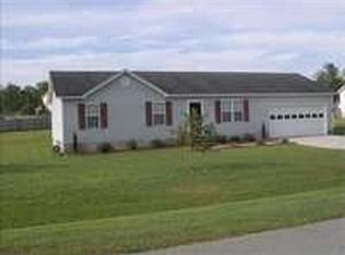 213 Pekin Dr, Jacksonville, NC 28540
