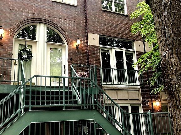 2nd image of 1047 W Lill Ave #1047