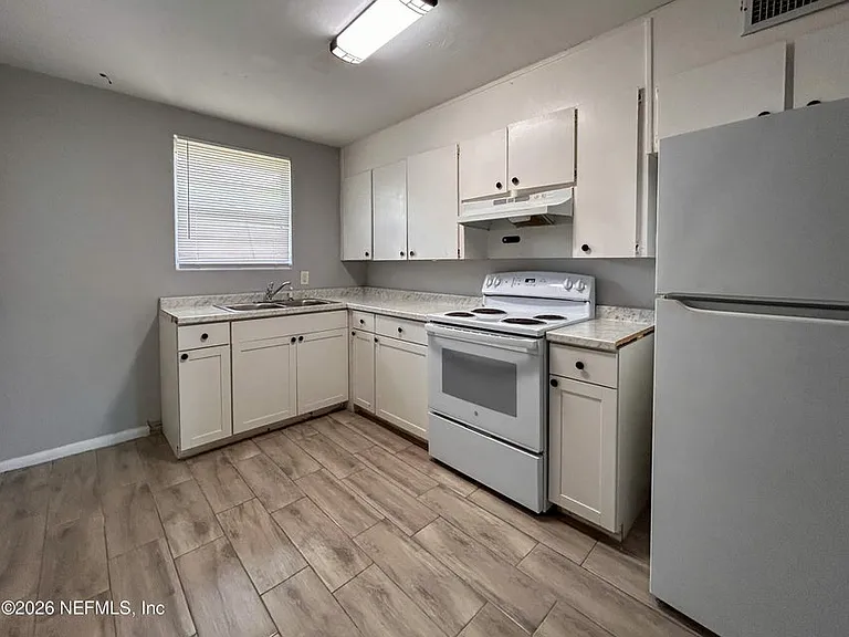 1134 Woodruff Ave #3 — Photo 6