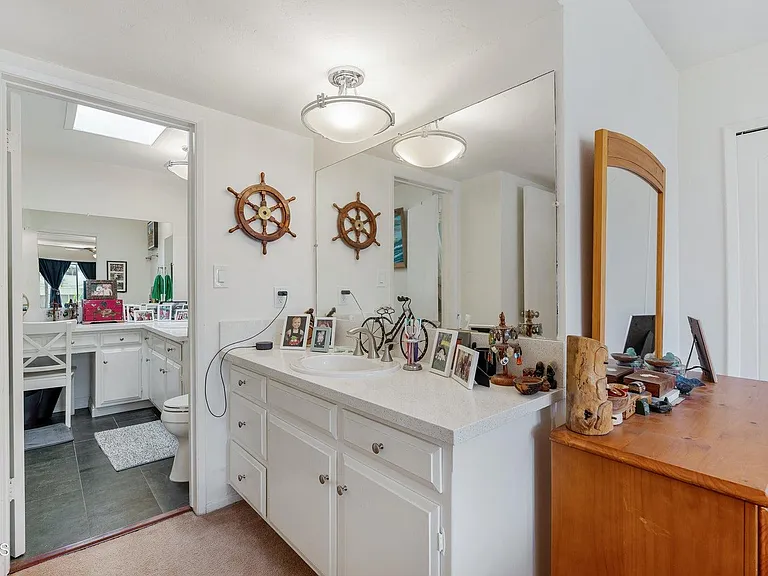 385 S Oakland Ave #303 — Photo 8