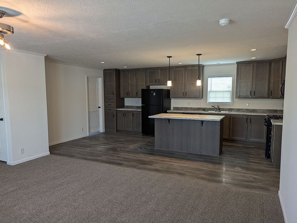 2nd image of 392 N Van Buren Cir #392