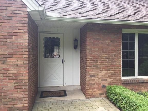 2nd image of 6400 Lake Shore Dr