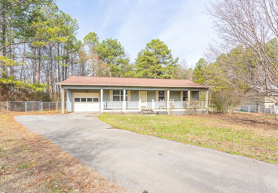 1st image of 204 Woodgate Dr SE