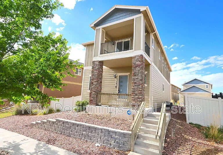 2562 Ellingwood Dr — Photo 1