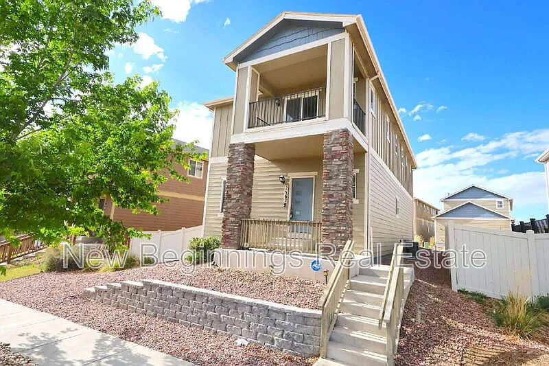 2562 Ellingwood Dr