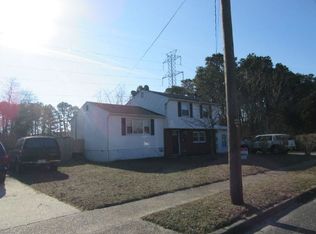 37 S Club Rd, Pine Hill, NJ 08021