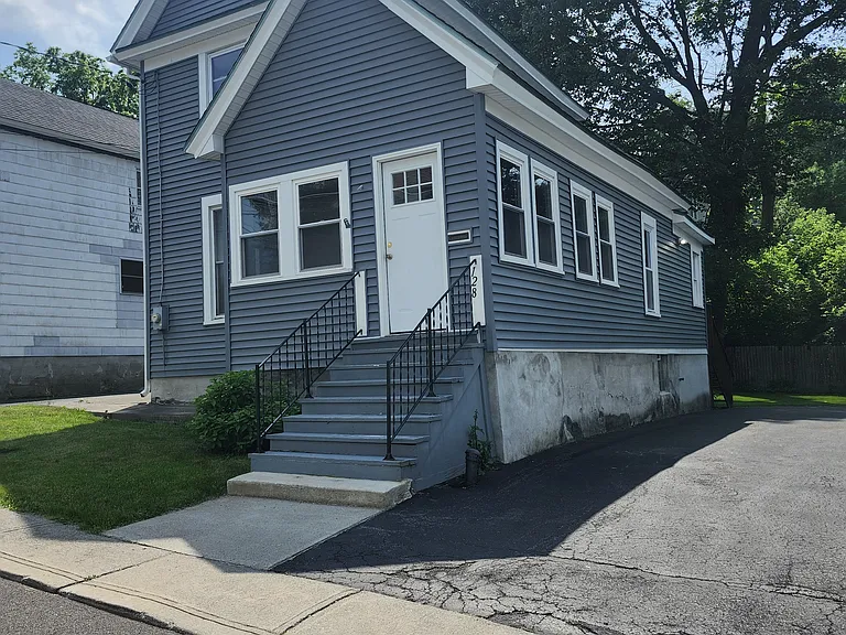 128 Worth Ave — Photo 3