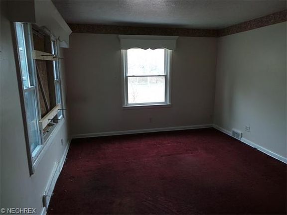 3rd image of 1279 East Ave