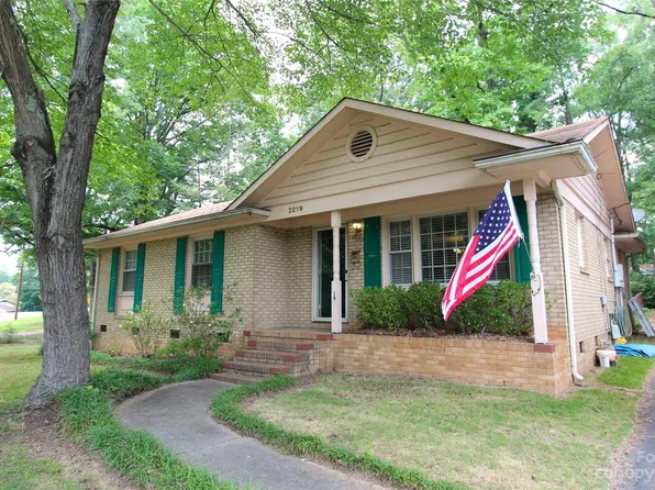 2219 Maplecrest Dr, Charlotte, NC 28212