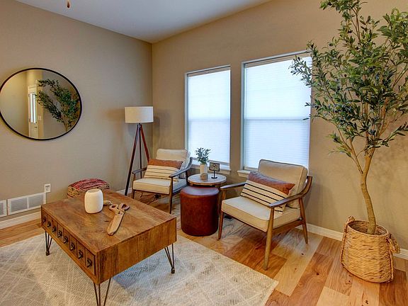 5th image of 3027 Knolls End Dr #4