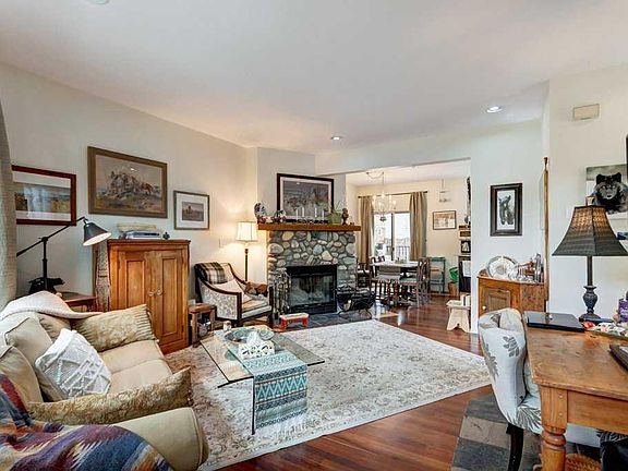 4th image of 200 S Rabbit St #300