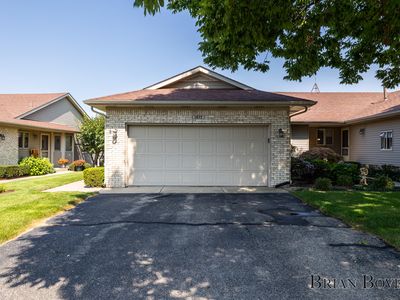 1077 Amber Cove Dr SW, Byron Center, MI, 49315