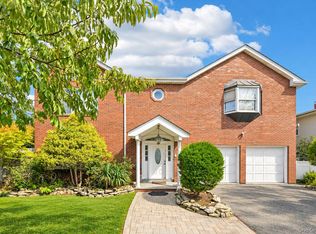 708 Park Lane, Cedarhurst, NY 11516