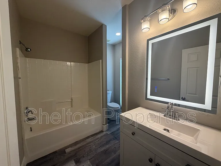 15818 N 25th St #110 — Photo 10