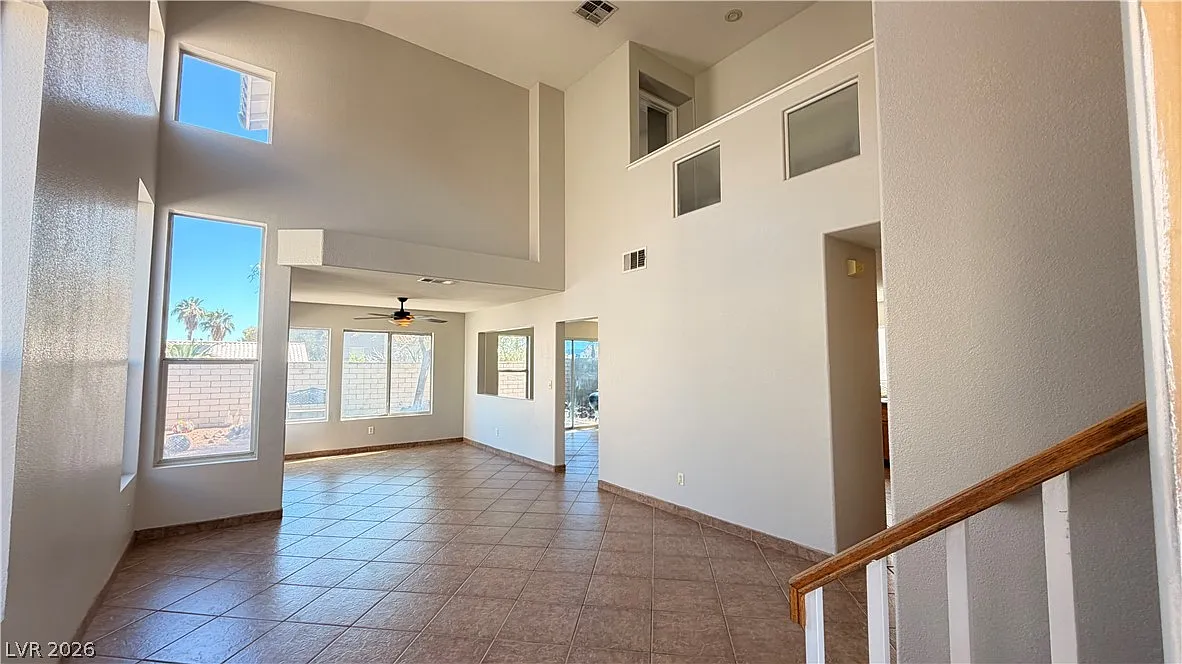 4 bed, 3.0 bath, 1829 sqft, $2,000 — Photo 4