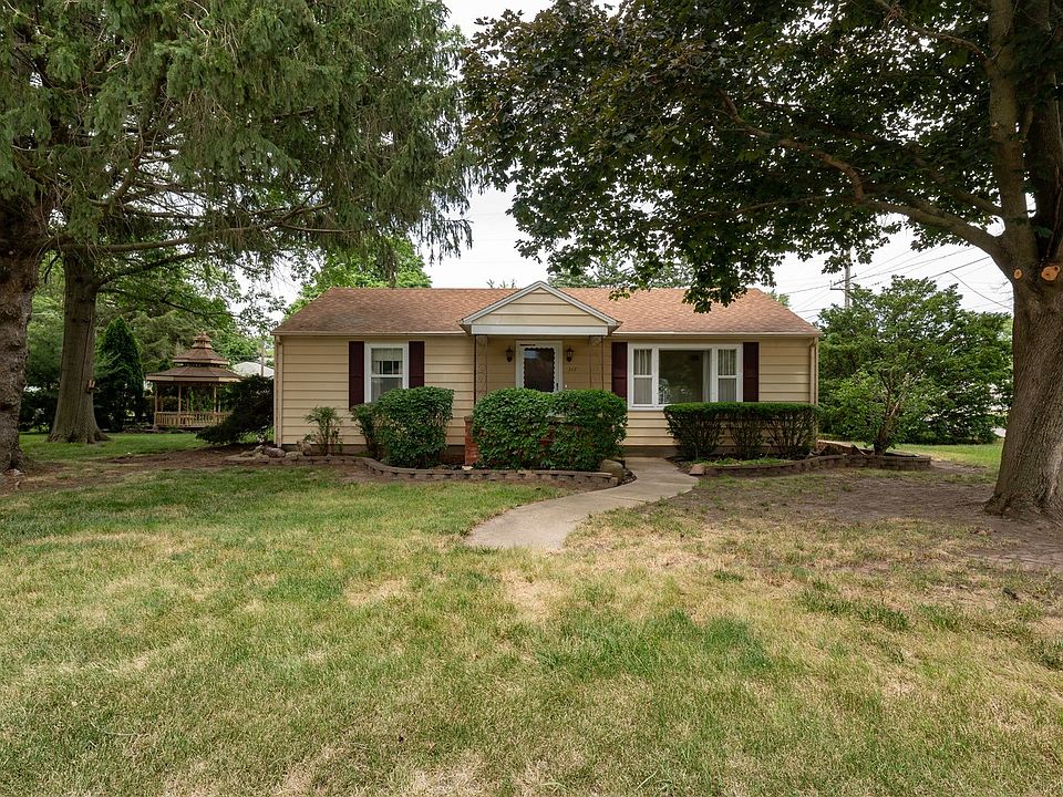 317 E Payson St, Pontiac, IL 61764 Zillow