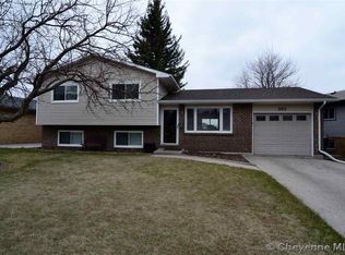 382 Bocage Dr, Cheyenne, WY 82009
