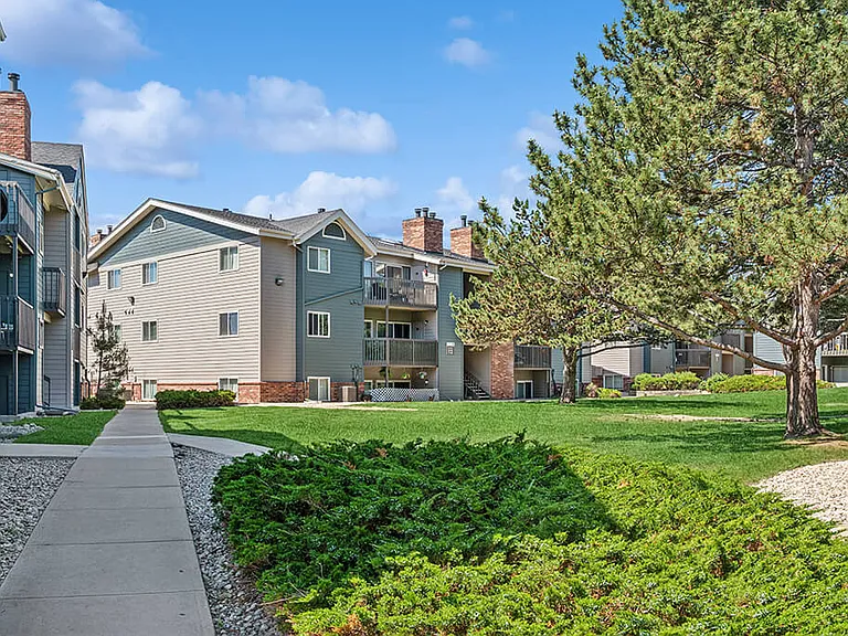 Rock Peak on Sunset Apartments — Photo 25