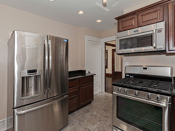 3rd image of 5176 Oakmont Dr