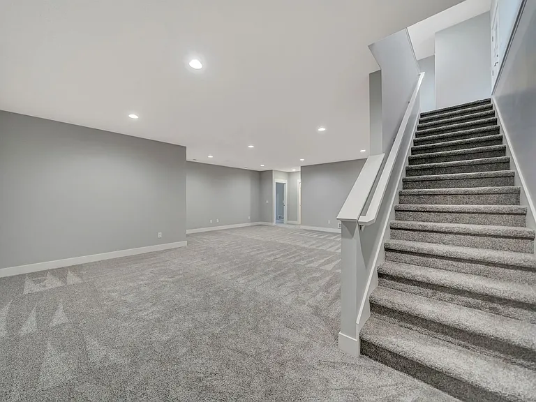 8626 Highview Cir — Photo 14