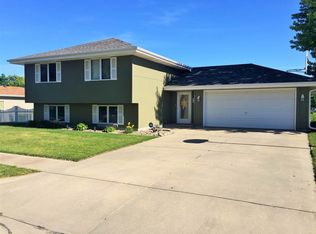 3415 30th St, Columbus, NE 68601