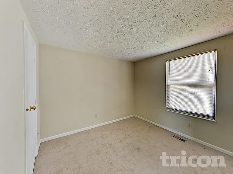 3708 W 42nd Ter — Photo 10