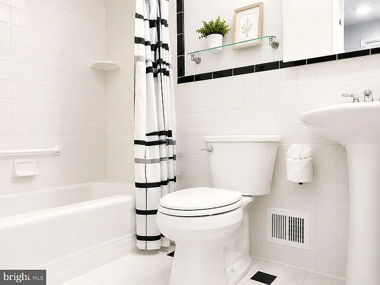 10827 Charles Dr — Photo 15
