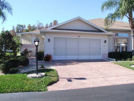 1st image of 809 Manchester Woods Dr