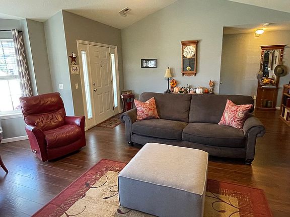 Living Rm 20.5'X19.5'