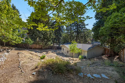 459 Herbert St Photo 1