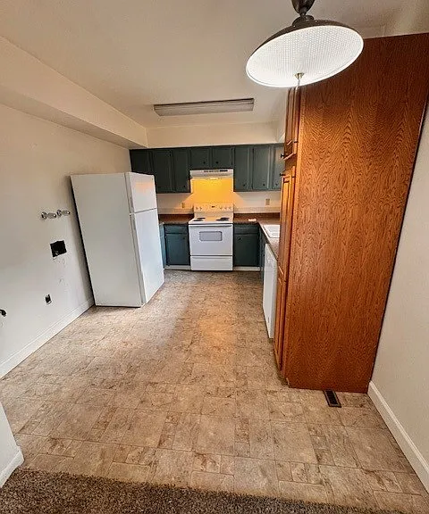 1401 Cypress Dr — Photo 4