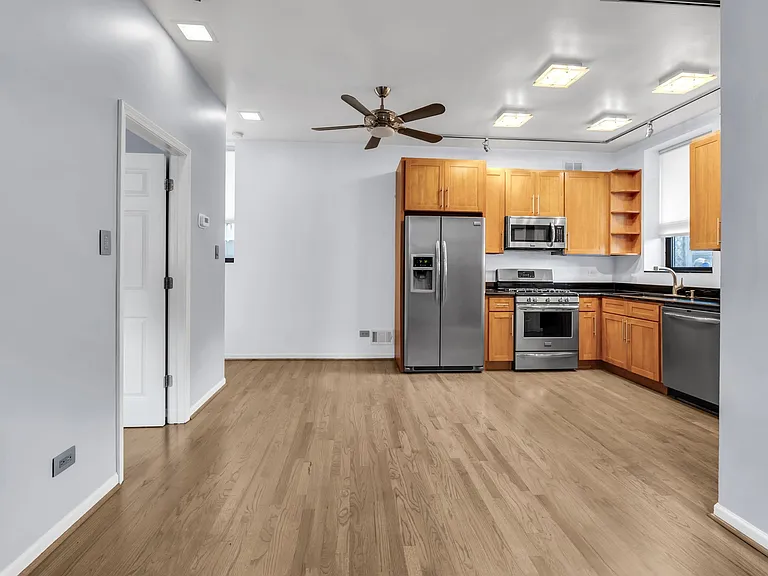 841 W 33rd St #1R — Photo 4