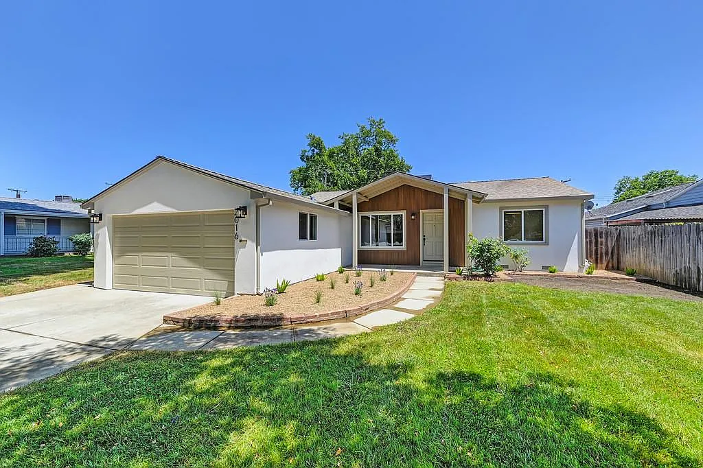 2016 Neptune Way photo 1