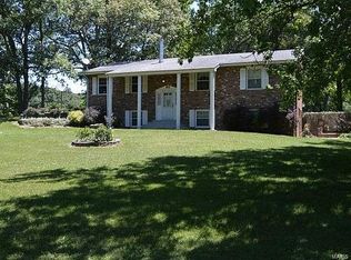 960 Race Track Rd, Centralia, IL 62801